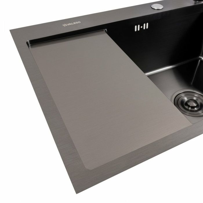 Кухонная мойка CM 65*50 R черная PVD VALESO Handmade (круглый сифон 3,0/0,8)