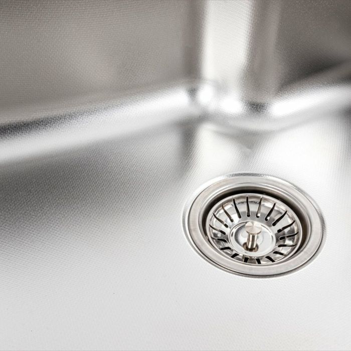Кухонная мойка из нержавеющей стали Platinum ДЕКОР 5845 (0,8/180 мм), R